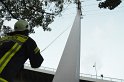 Einsatz BF Hoehenretter Koelner Seilbahn Hoehe Zoobruecke P2238